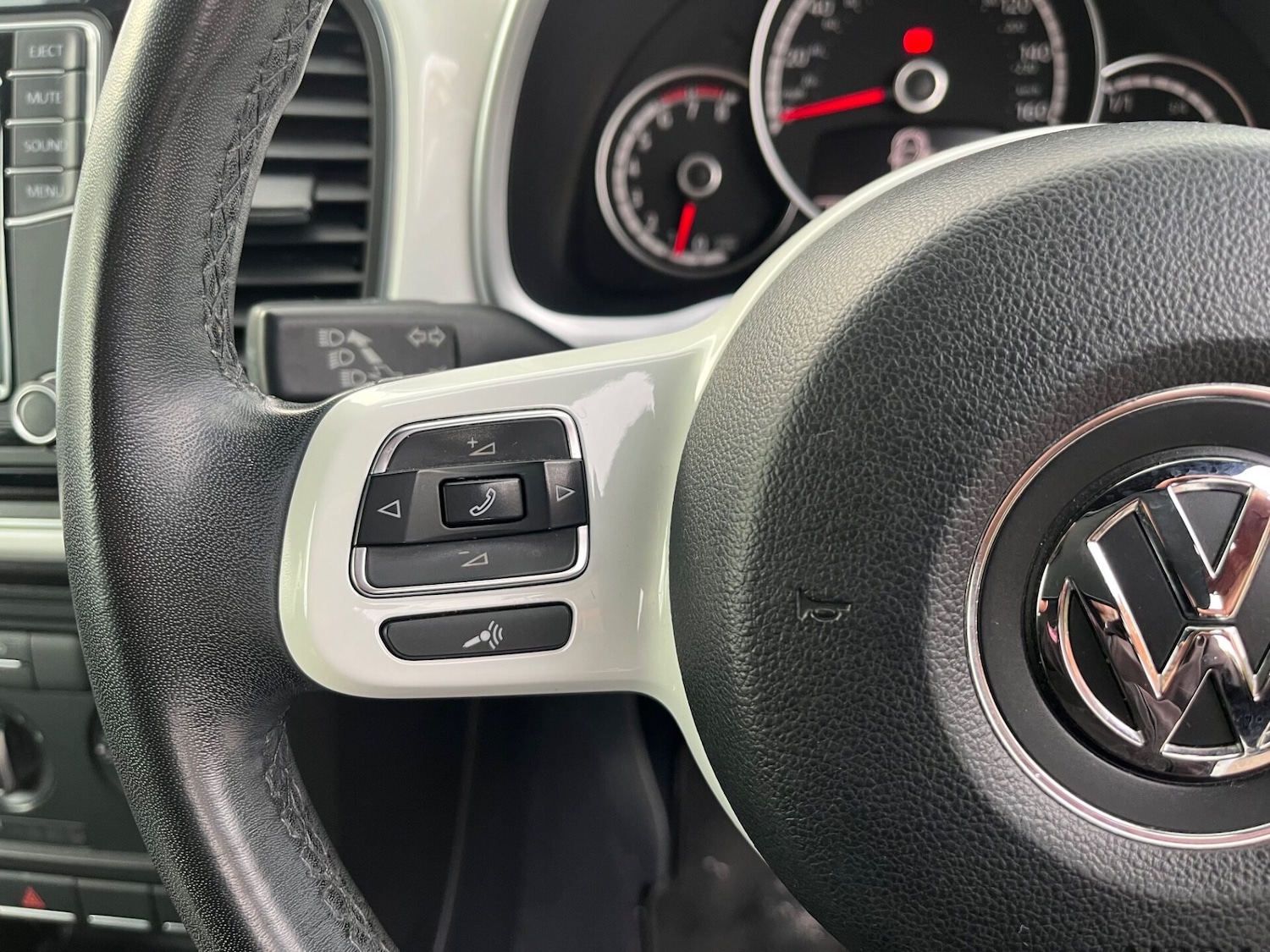 Used Volkswagen Beetle 2015 for sale - 76334348: Photo 12