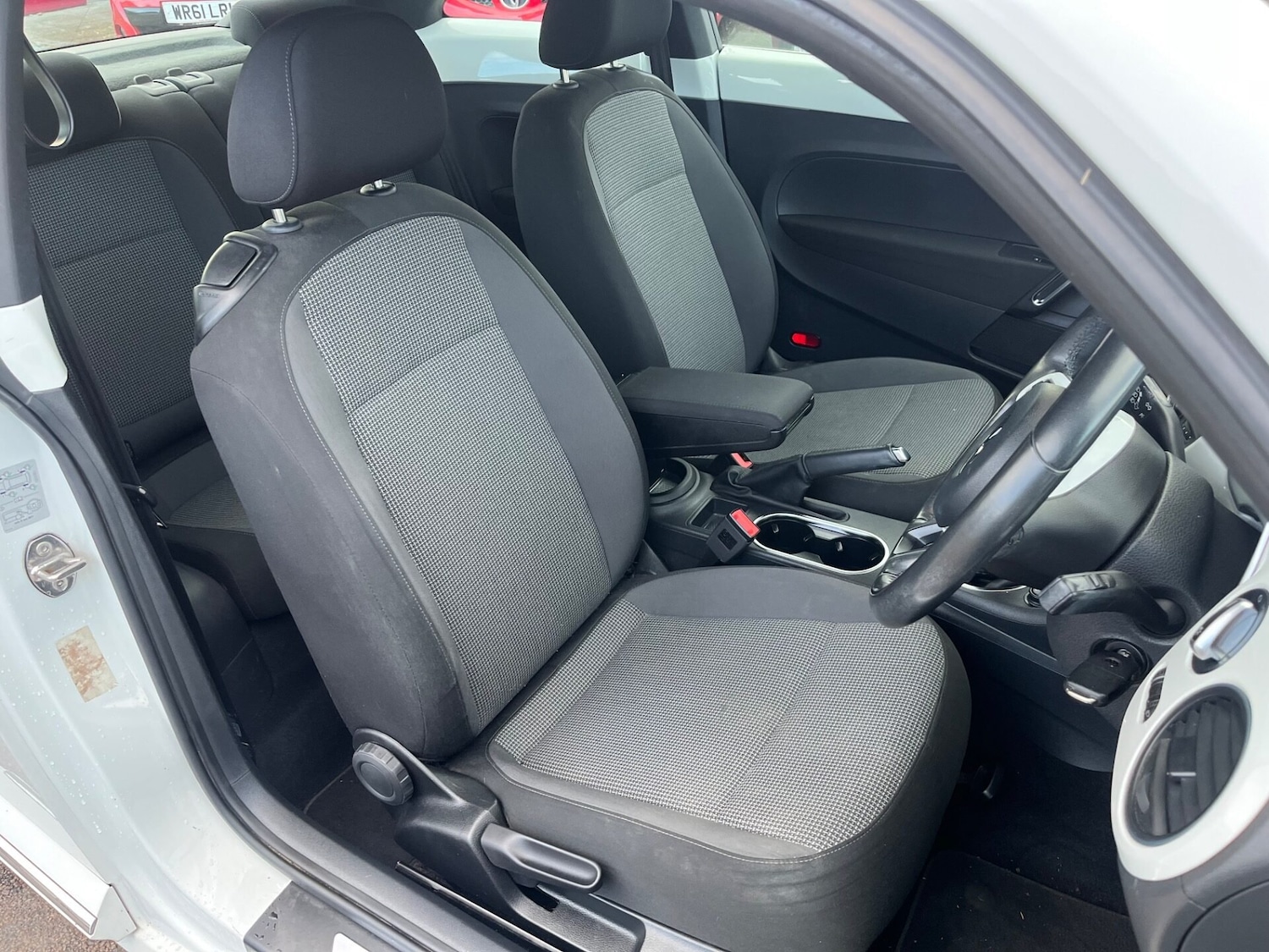 Used Volkswagen Beetle 2015 for sale - 76334348: Photo 3