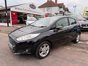 2015 - 1.25 82 Zetec 5dr
