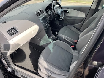 Used Volkswagen Polo 2015 for sale - 77641831: Photo