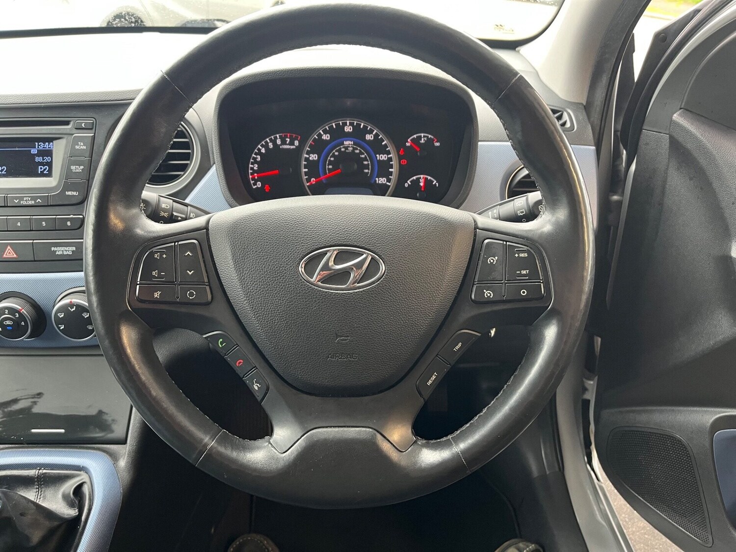 Used Hyundai i10 2015 for sale - 77820378: Photo 11