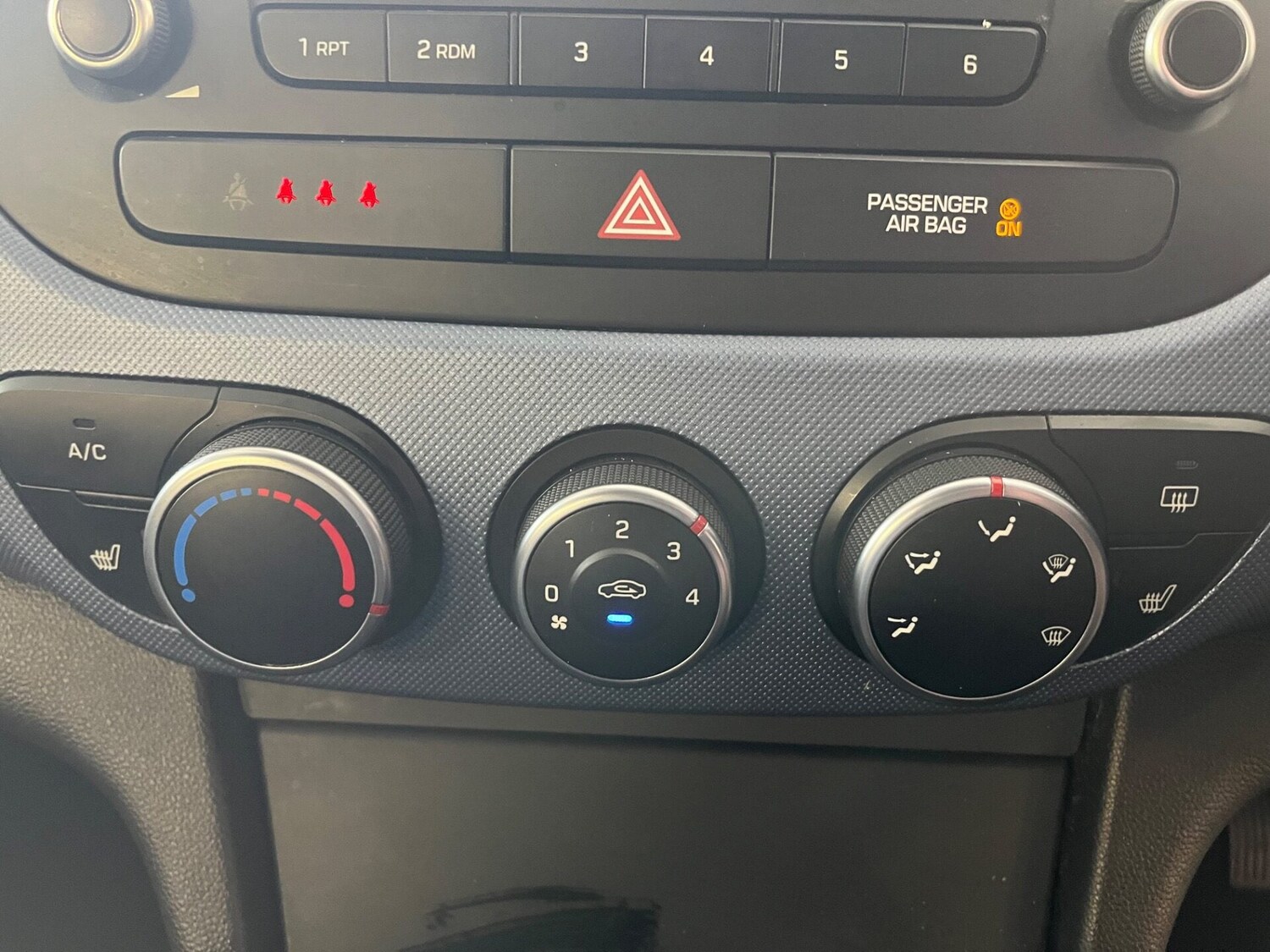 Used Hyundai i10 2015 for sale - 77820378: Photo 15