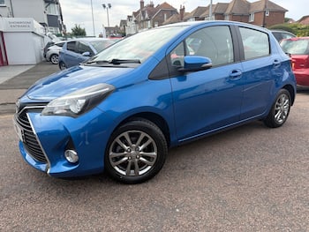 Used Toyota Yaris 2015 for sale - 79571654: Photo