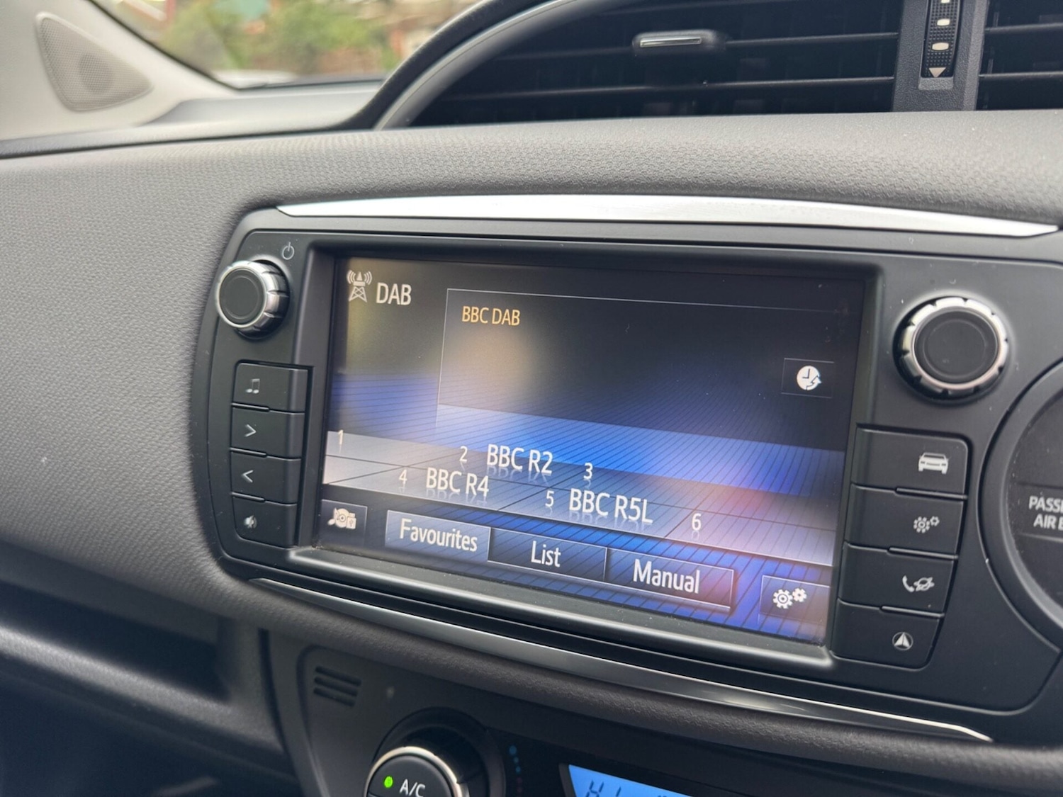 Used Toyota Yaris 2017 for sale - 78070139: Photo 21