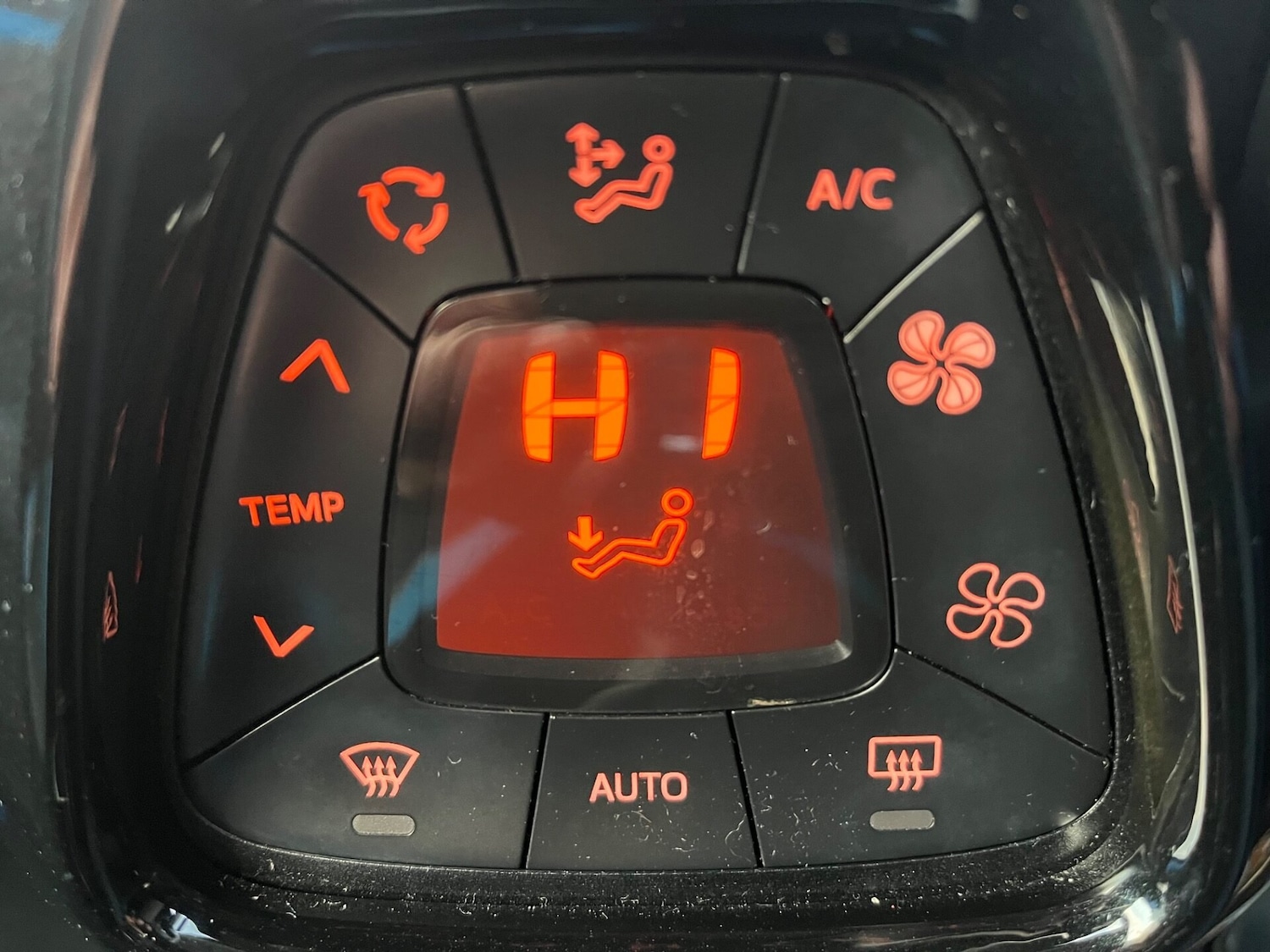 Used Toyota AYGO 2015 for sale - 76625319: Photo 20