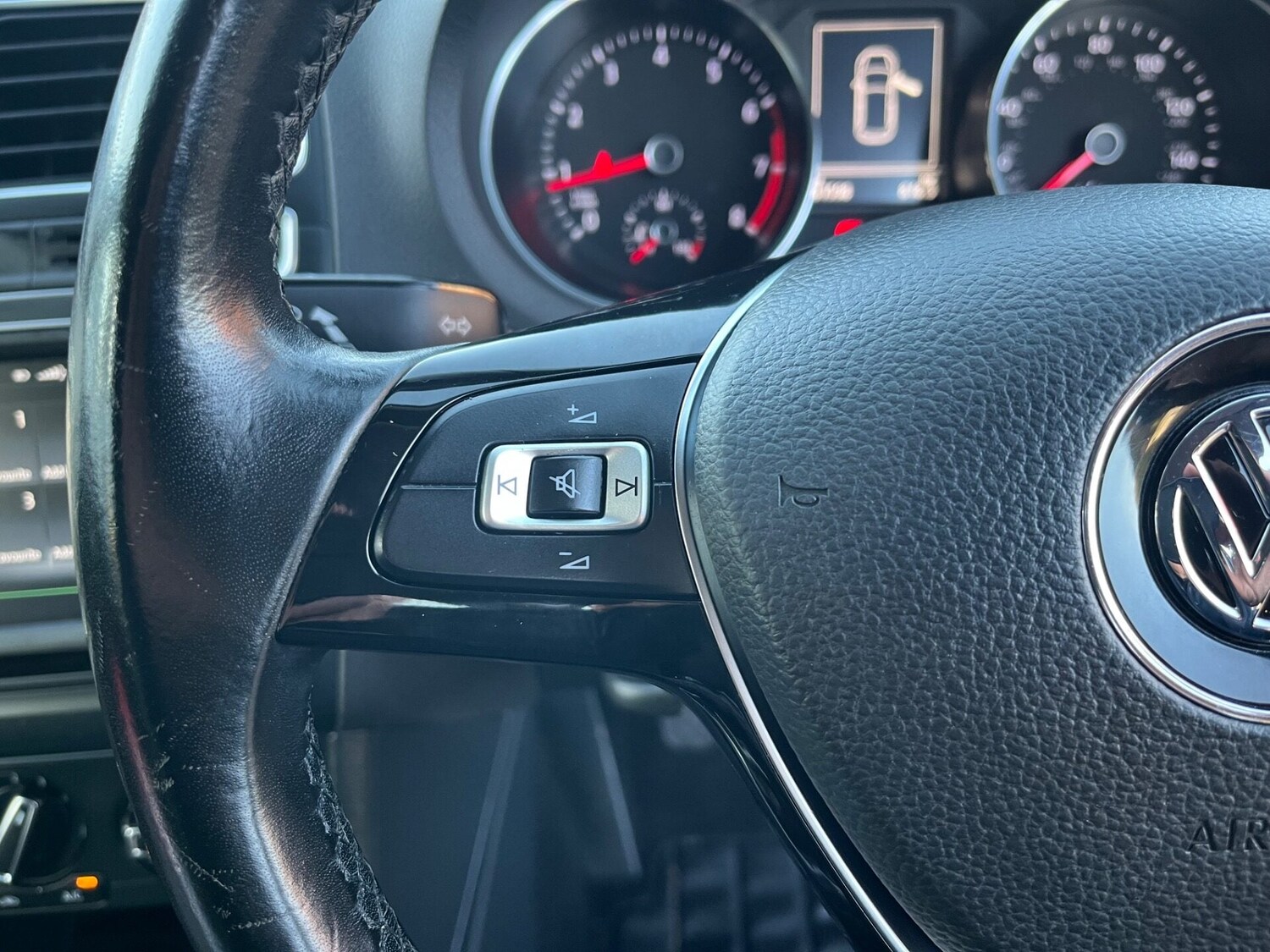 Used Volkswagen Polo 2016 for sale - 76819808: Photo 12