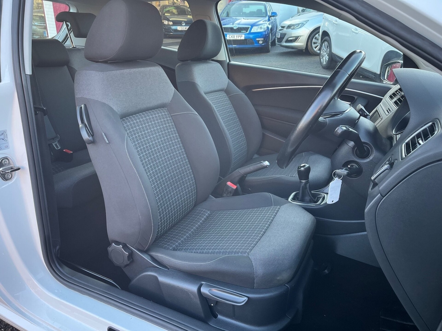 Used Volkswagen Polo 2016 for sale - 76819808: Photo 3