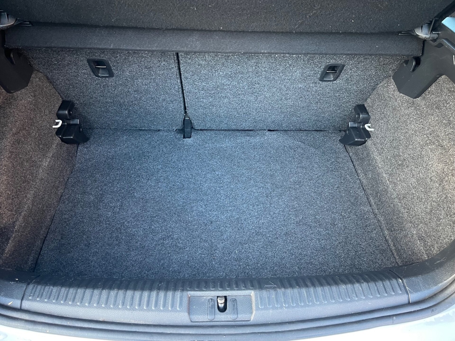 Used Volkswagen Polo 2016 for sale - 76819808: Photo 7