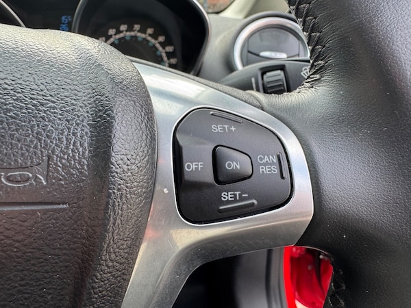 Used Ford Fiesta 2013 for sale - 76236472: Photo 14