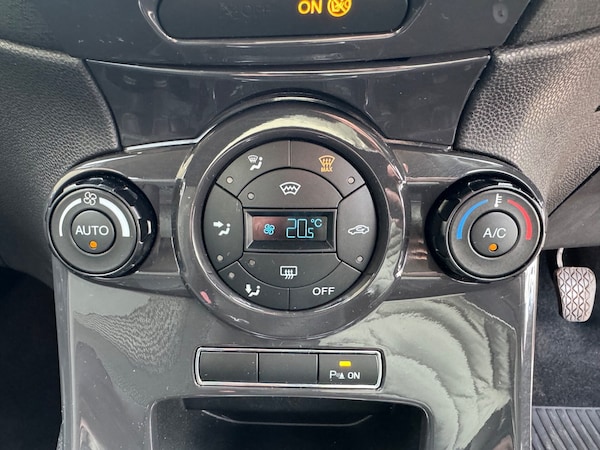 Used Ford Fiesta 2013 for sale - 76236472: Photo 17