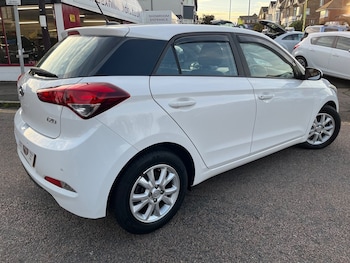 Used Hyundai i20 2016 for sale - 76353755: Photo
