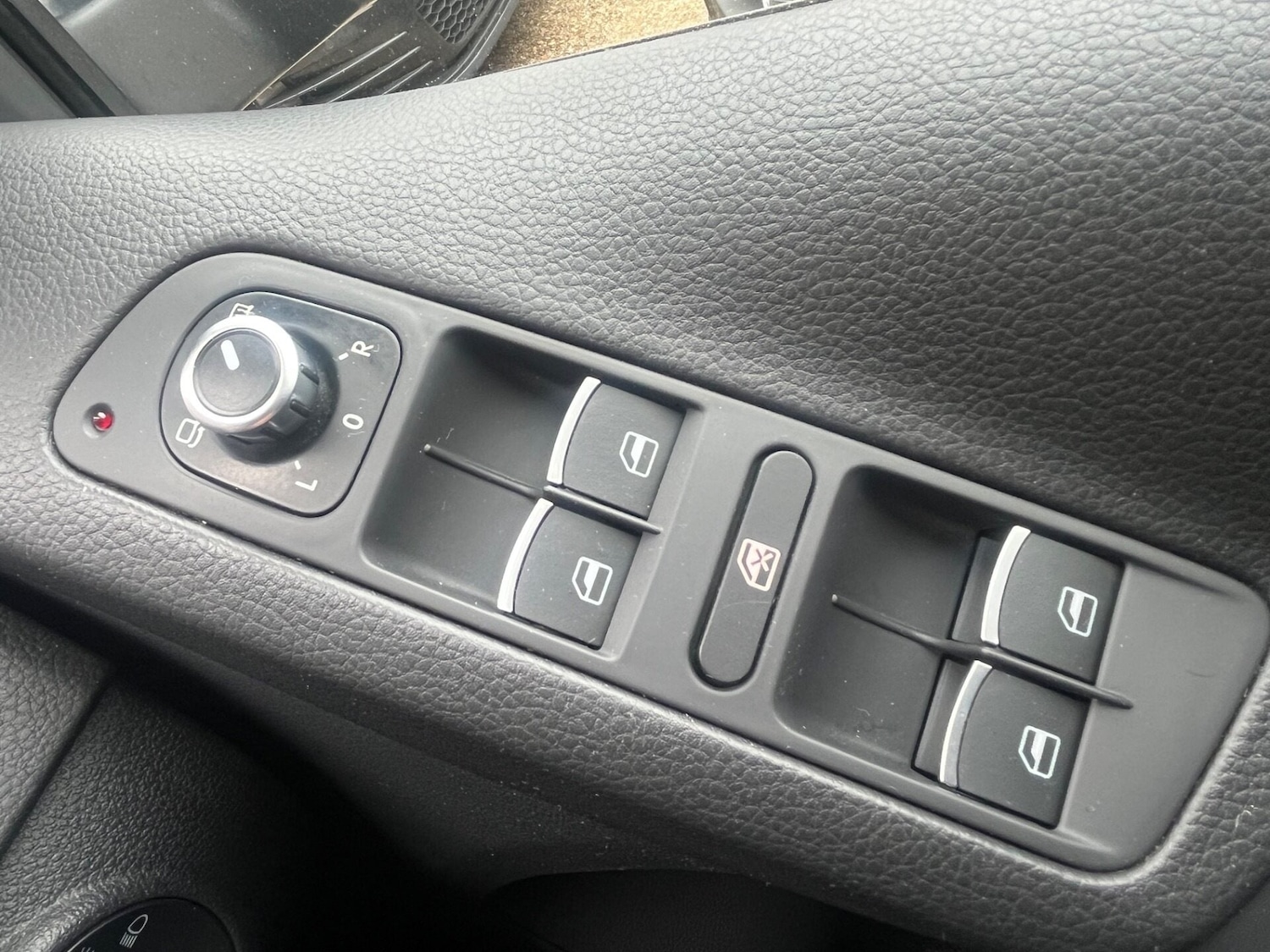 Used Volkswagen Tiguan 2014 for sale - 76961704: Photo 24