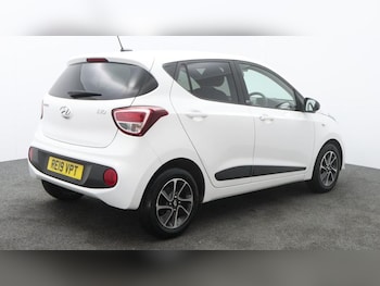 Used Hyundai i10 2019 for sale - 77116992: Photo