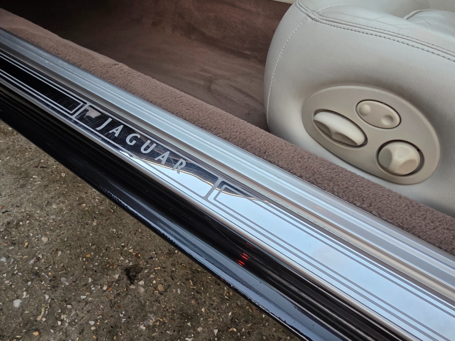 Used Jaguar XJ 2001 for sale - 76504902: Photo 14