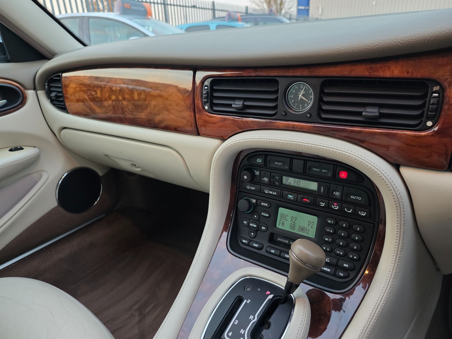 Used Jaguar XJ 2001 for sale - 76504902: Photo 17