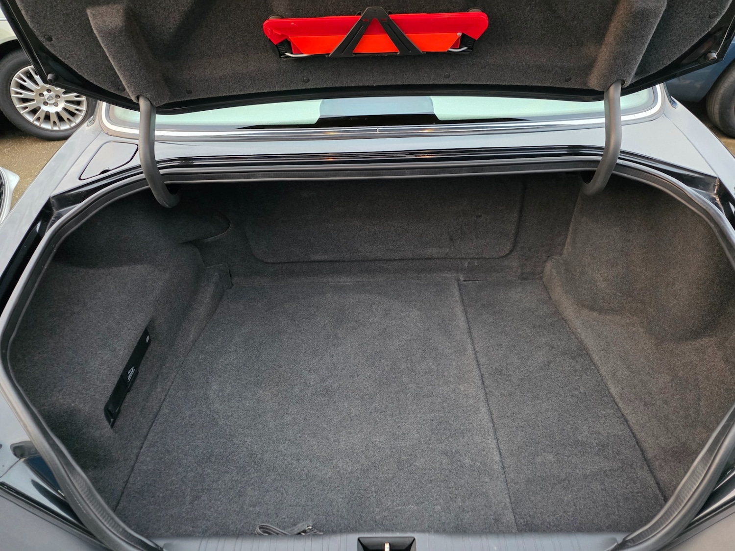 Used Jaguar XJ 2001 for sale - 76504902: Photo 23