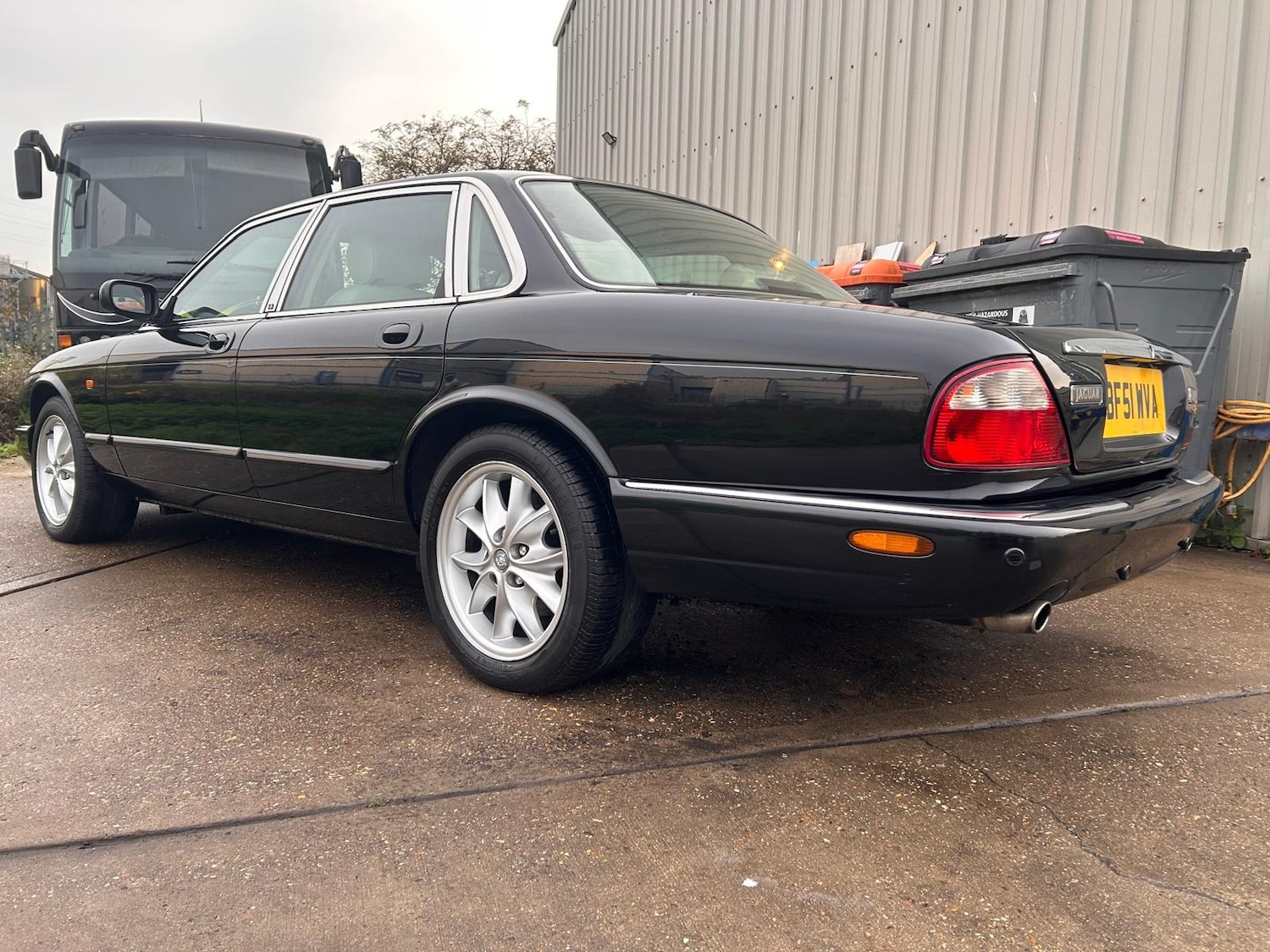 Used Jaguar XJ 2001 for sale - 76504902: Photo 4