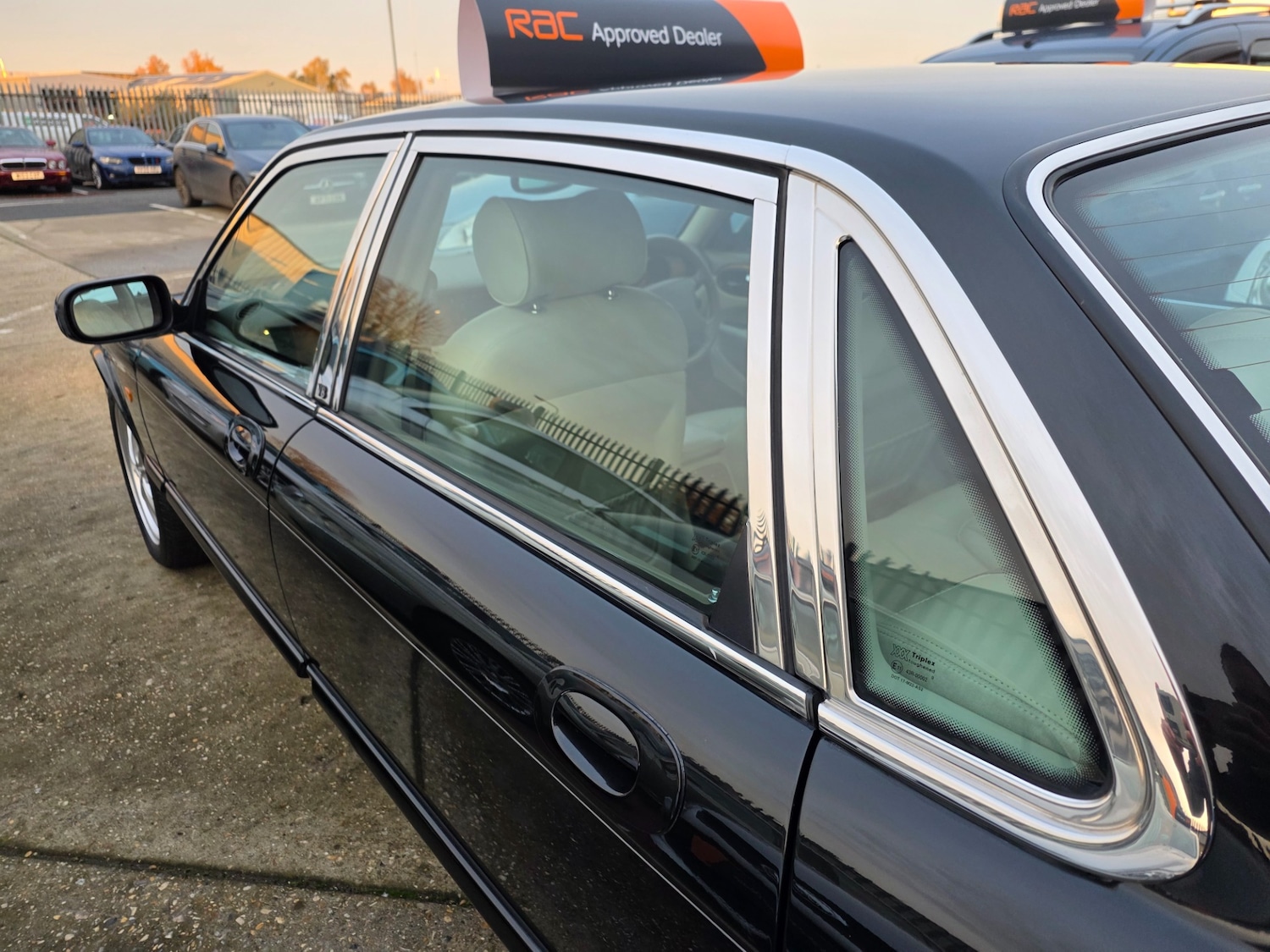 Used Jaguar XJ 2001 for sale - 76504902: Photo 41