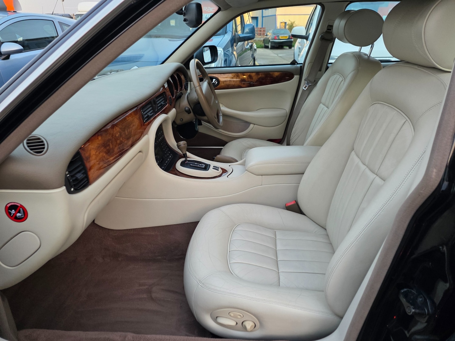 Used Jaguar XJ 2001 for sale - 76504902: Photo 47