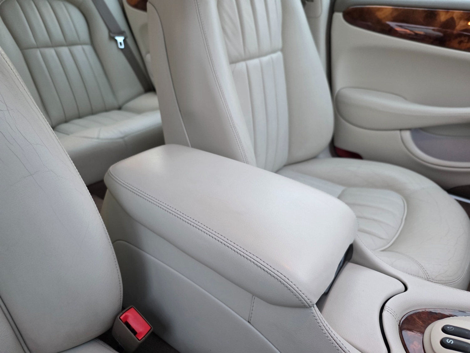 Used Jaguar XJ 2001 for sale - 76504902: Photo 50