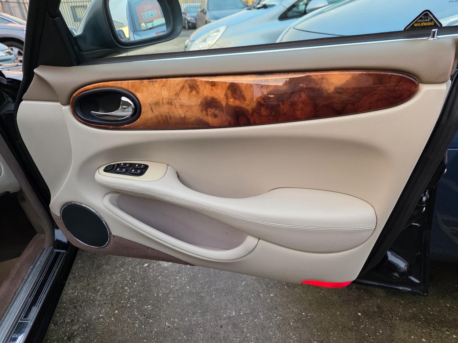 Used Jaguar XJ 2001 for sale - 76504902: Photo 55