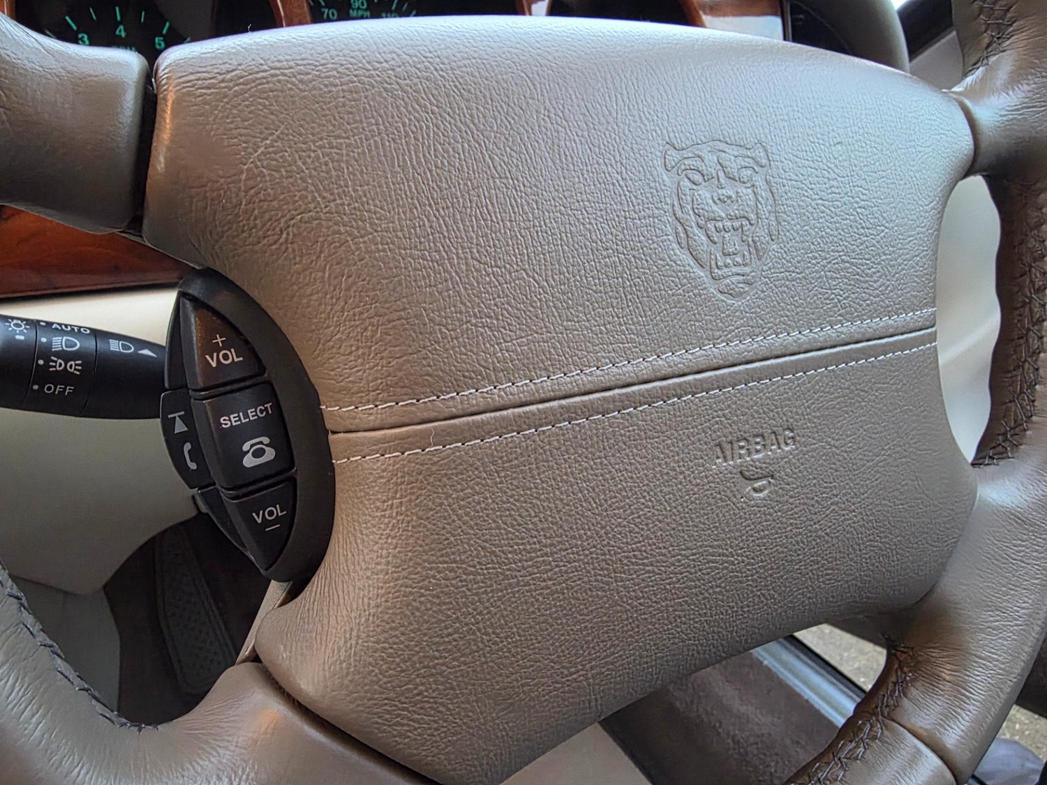 Used Jaguar XJ 2001 for sale - 76504902: Photo 65