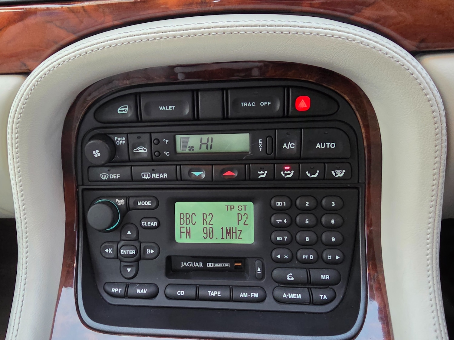 Used Jaguar XJ 2001 for sale - 76504902: Photo 67