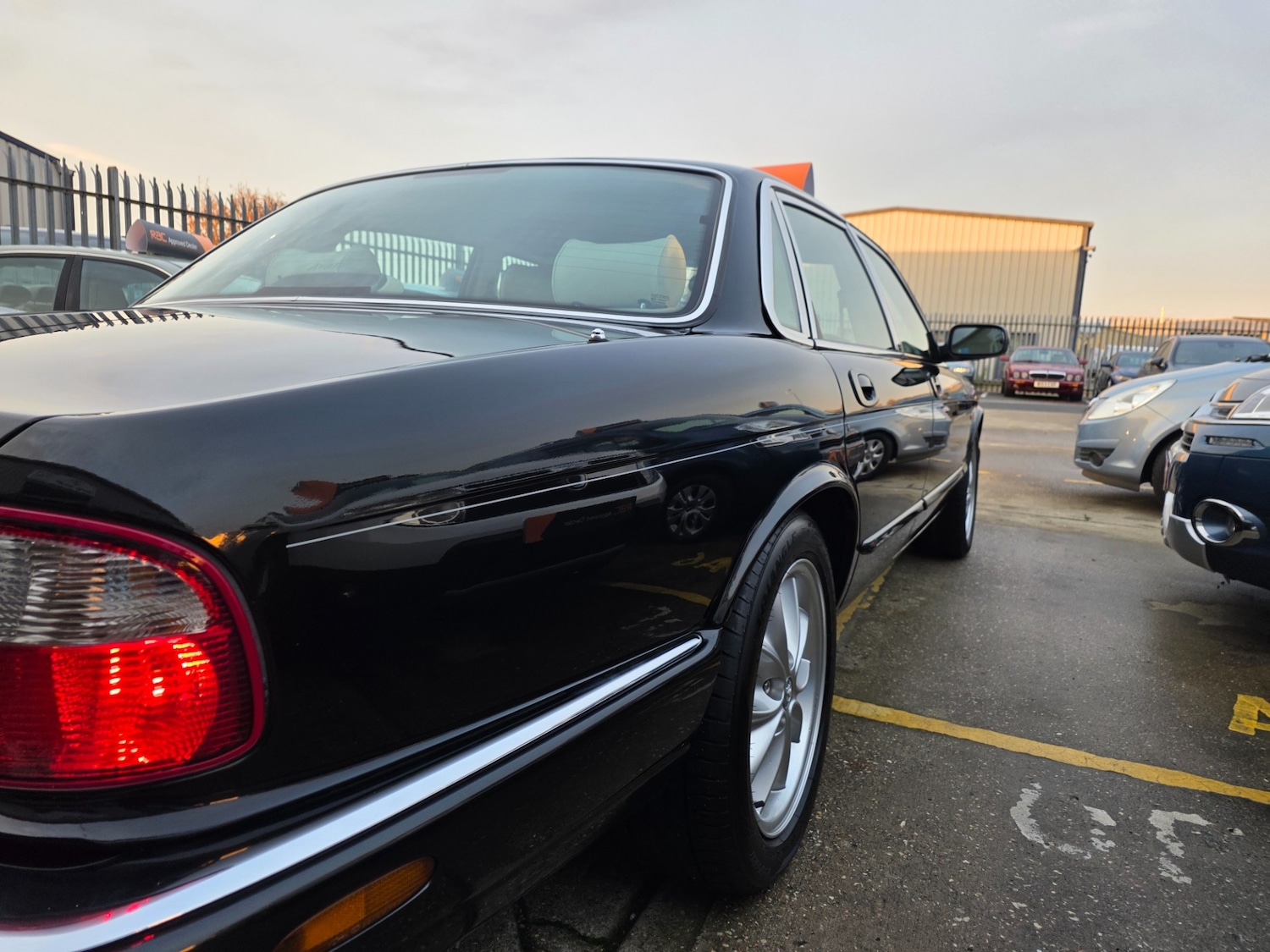 Used Jaguar XJ 2001 for sale - 76504902: Photo 7