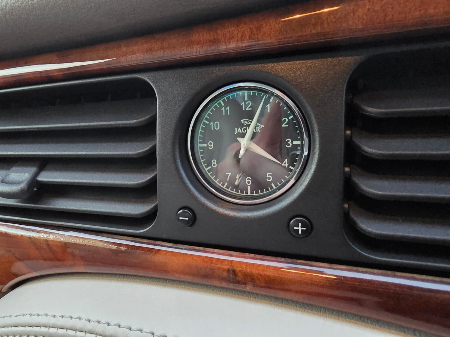 Used Jaguar XJ 2001 for sale - 76504902: Photo 74