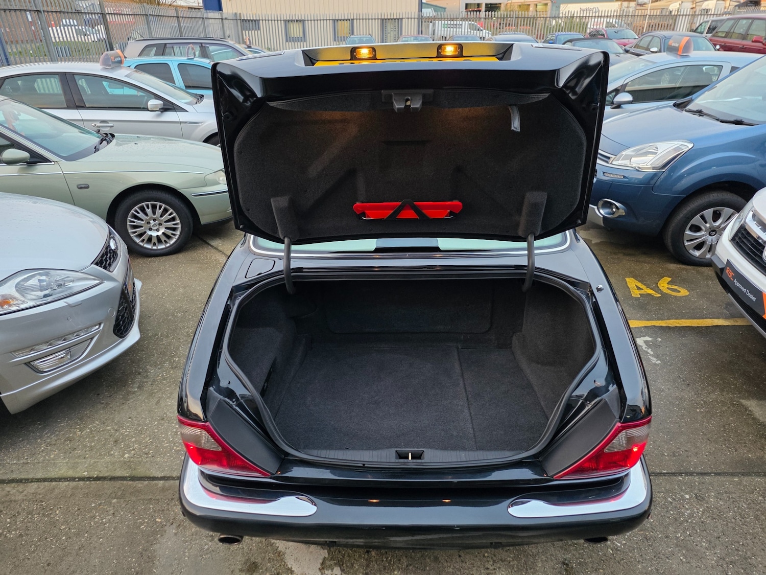 Used Jaguar XJ 2001 for sale - 76504902: Photo 75