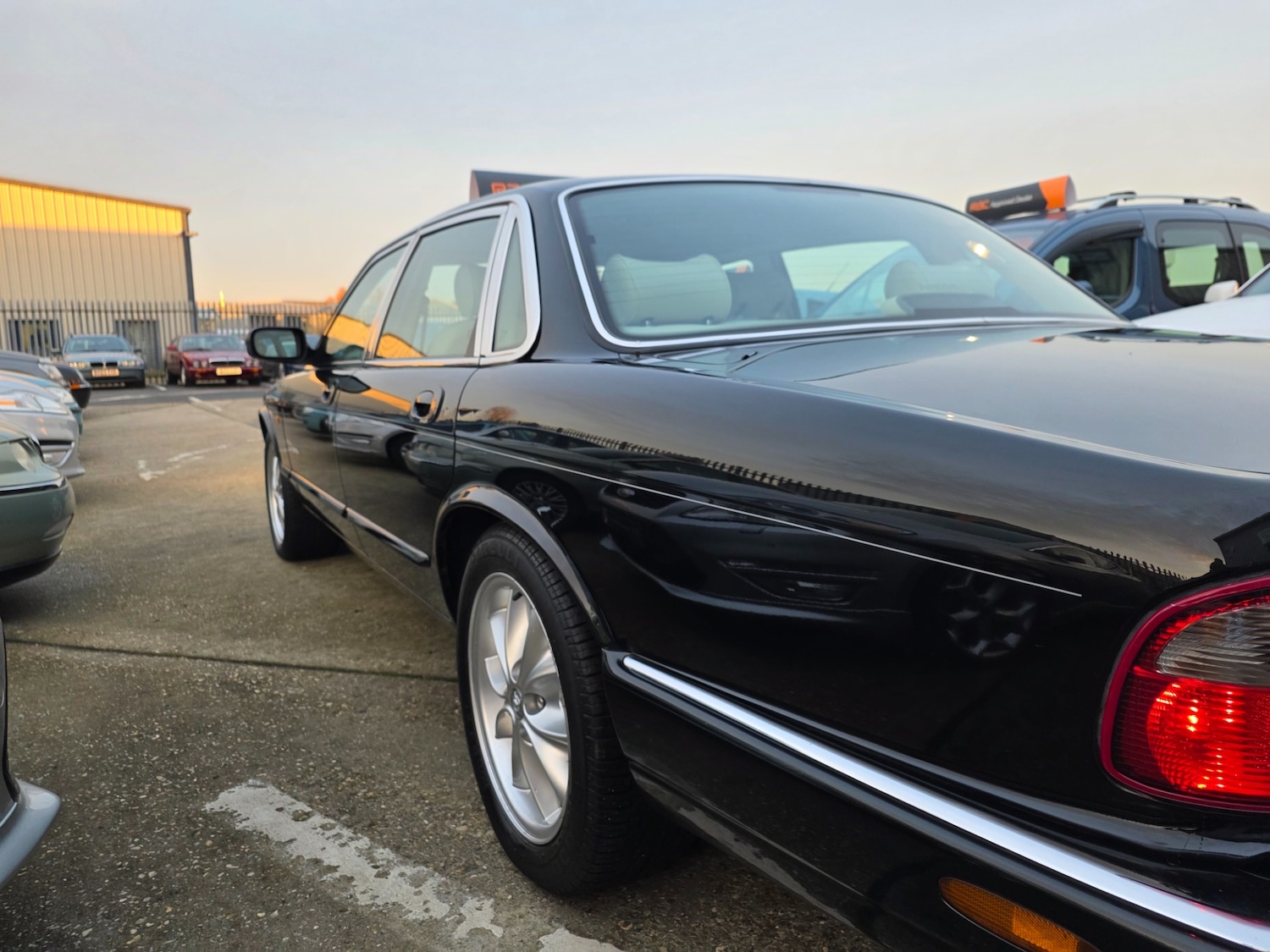 Used Jaguar XJ 2001 for sale - 76504902: Photo 8