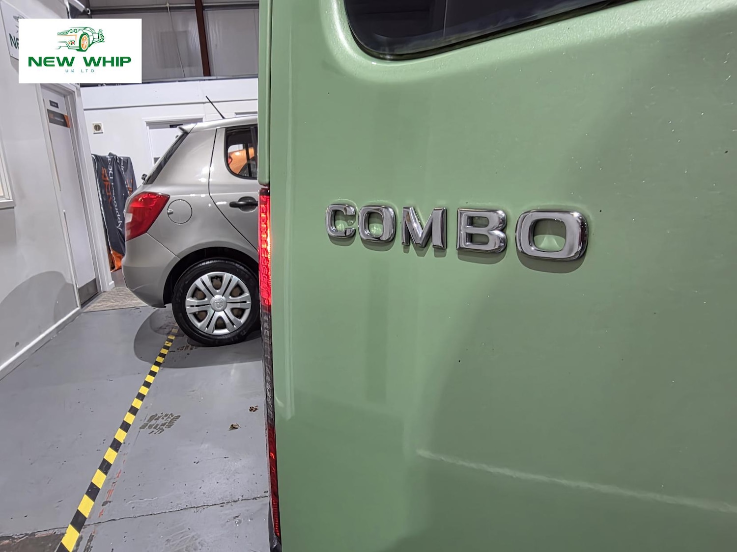 Used Vauxhall Combo 2010 for sale - 78046030: Photo 41