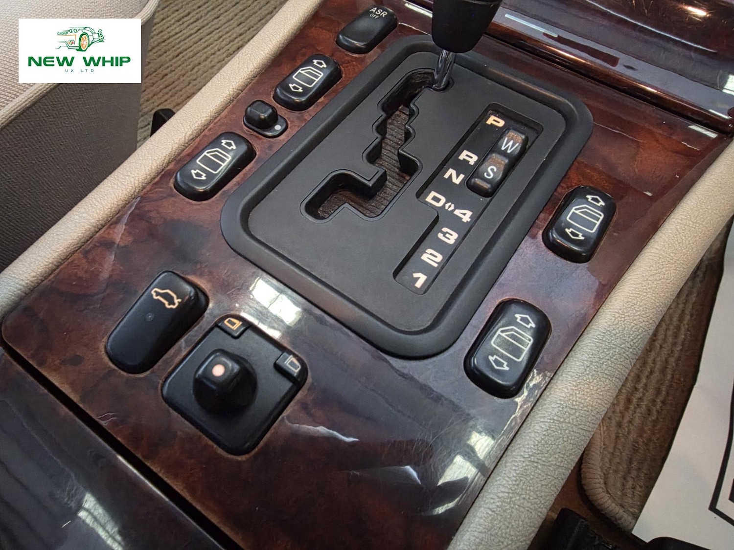 Used Mercedes-Benz E Class 1998 for sale - 76045610: Photo 26