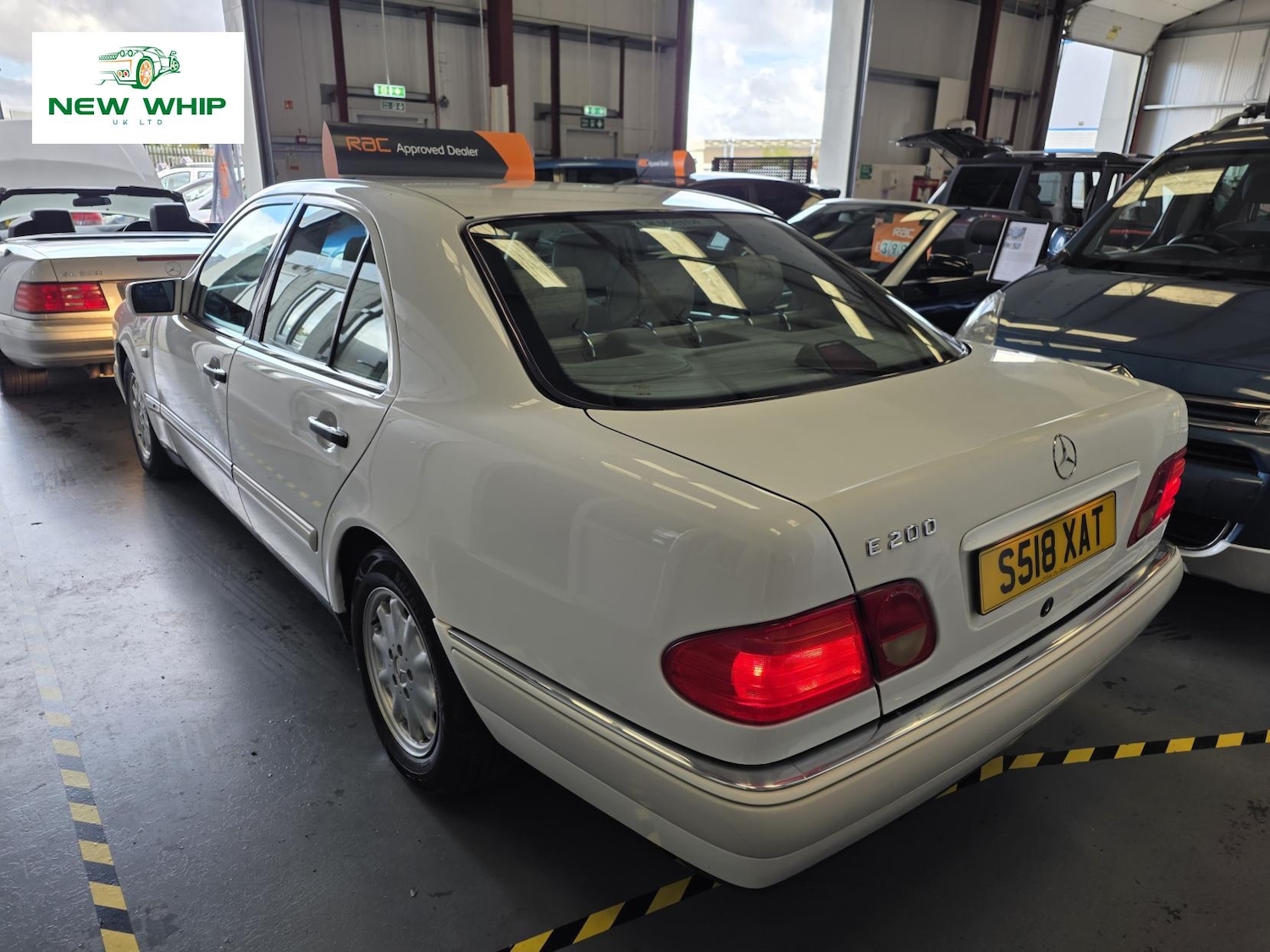 Used Mercedes-Benz E Class 1998 for sale - 76045610: Photo 3