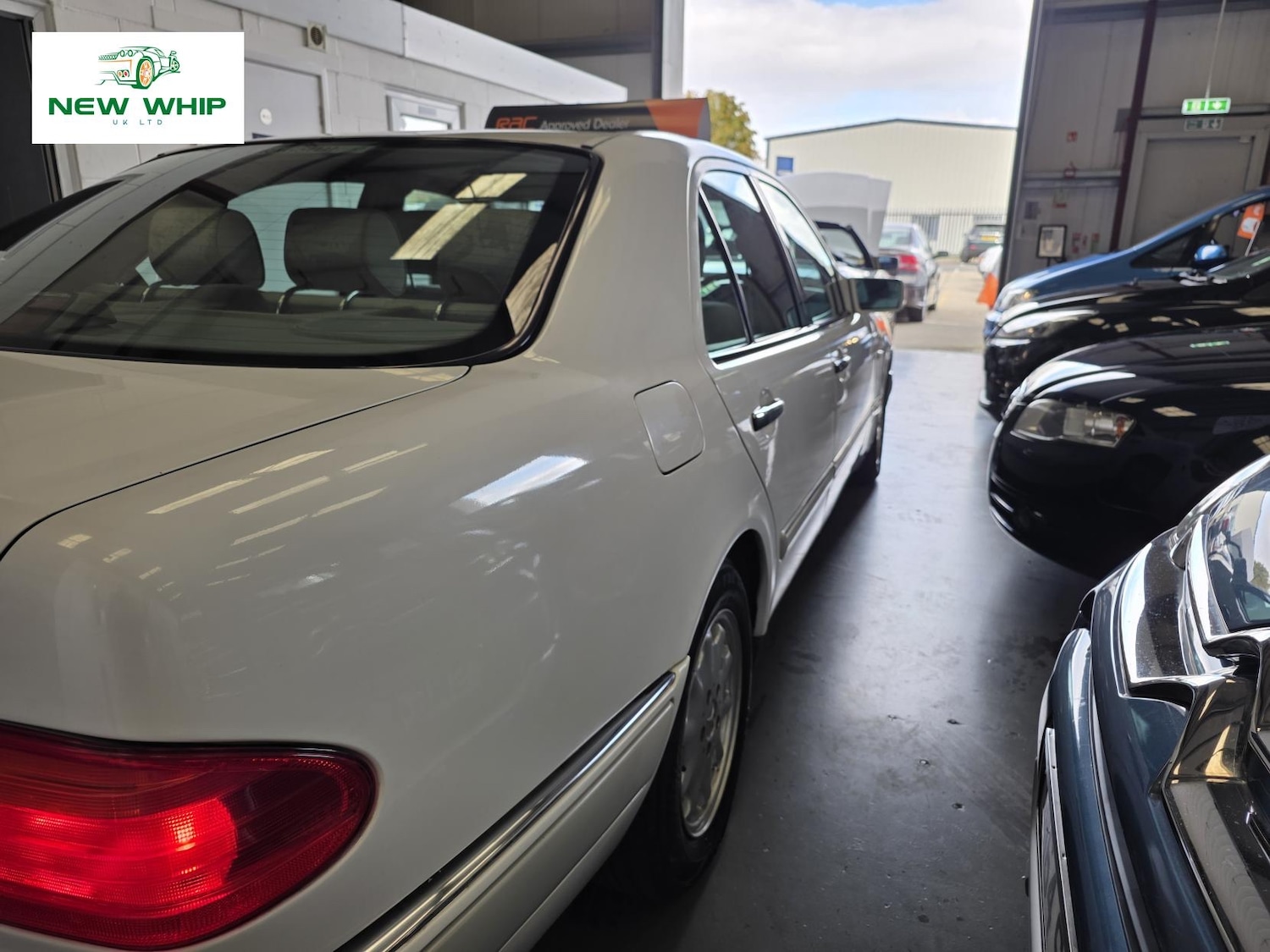 Used Mercedes-Benz E Class 1998 for sale - 76045610: Photo 37