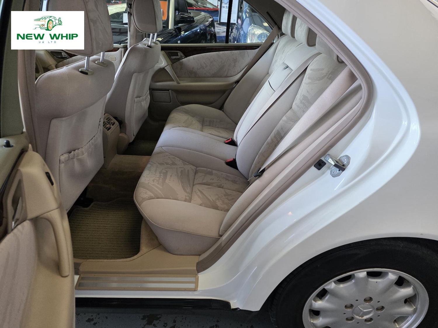 Used Mercedes-Benz E Class 1998 for sale - 76045610: Photo 6