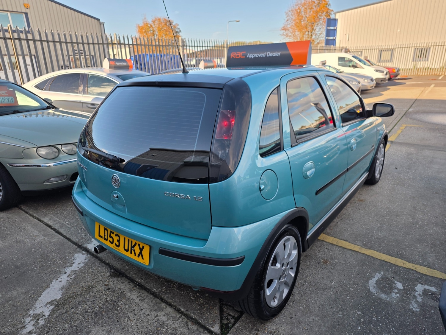 Used Vauxhall Corsa 2003 for sale - 76422111: Photo 3