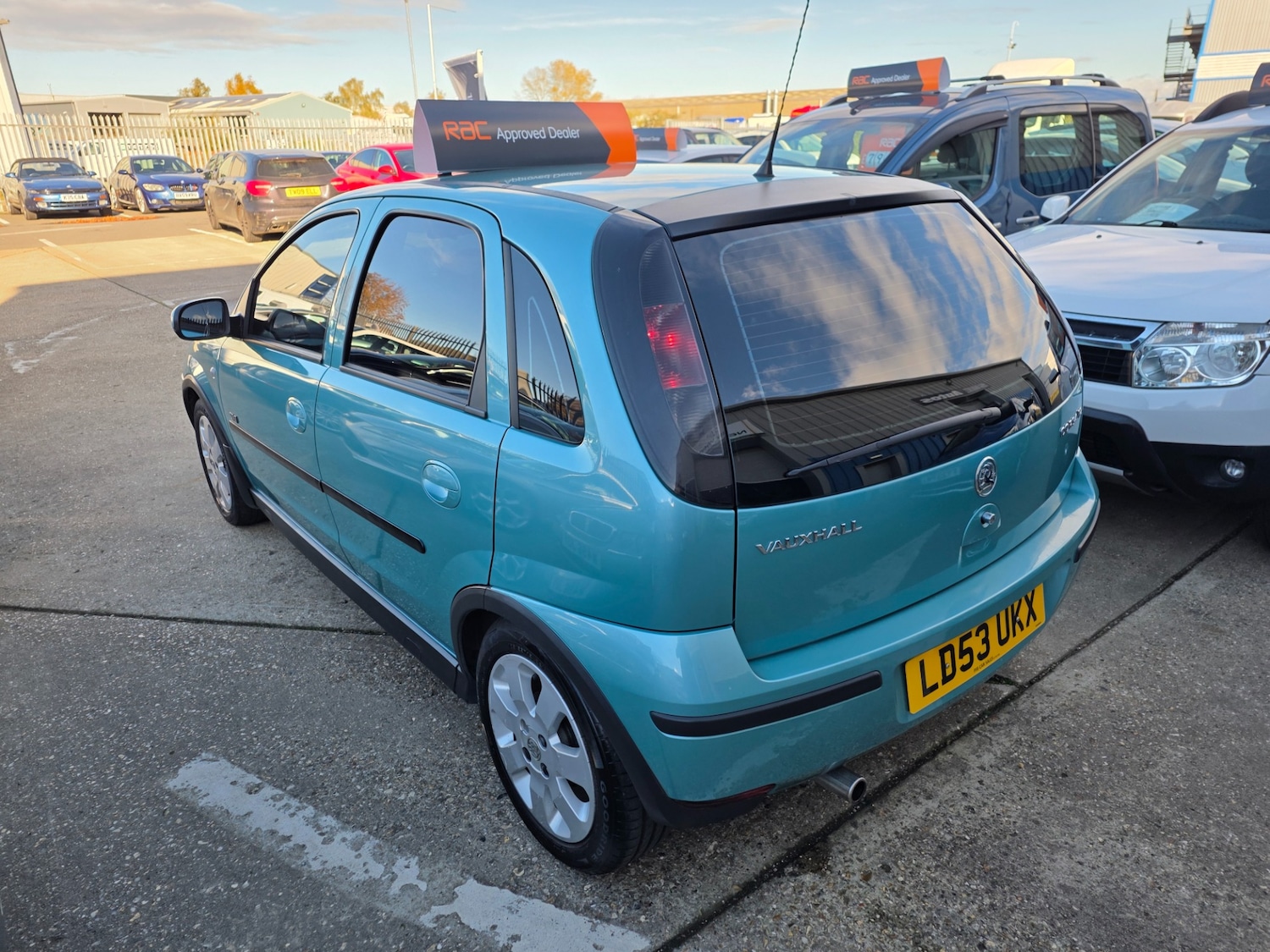 Used Vauxhall Corsa 2003 for sale - 76422111: Photo 4