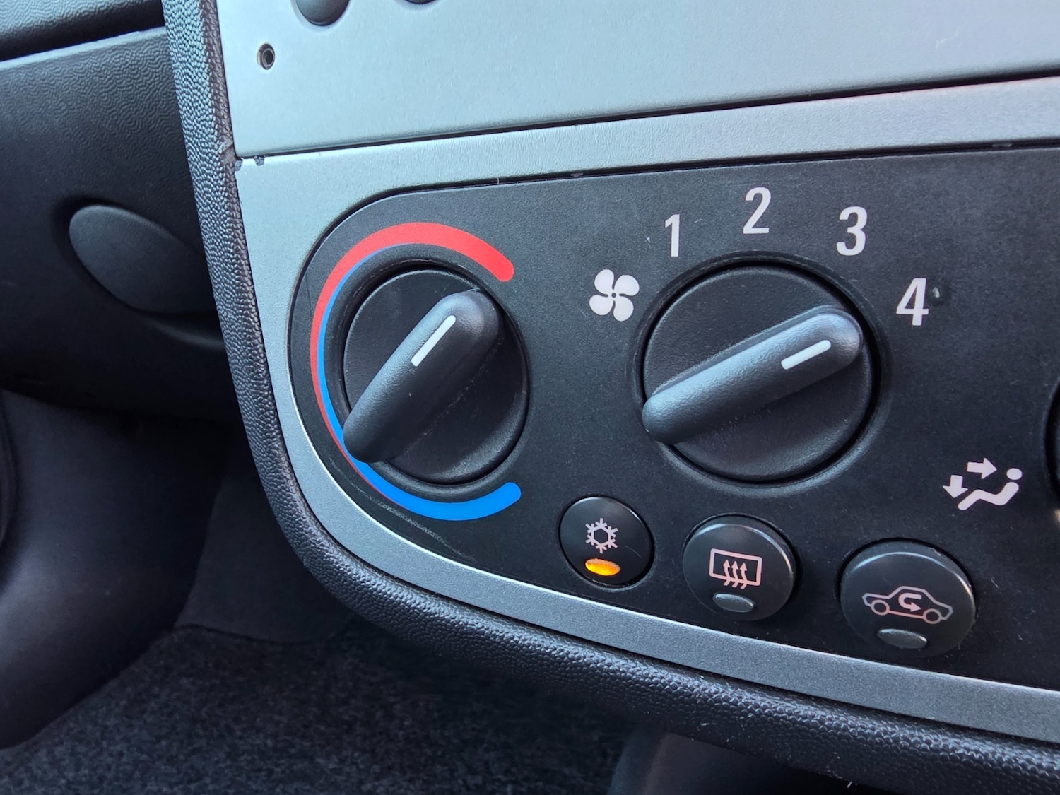 Used Vauxhall Corsa 2003 for sale - 76422111: Photo 49