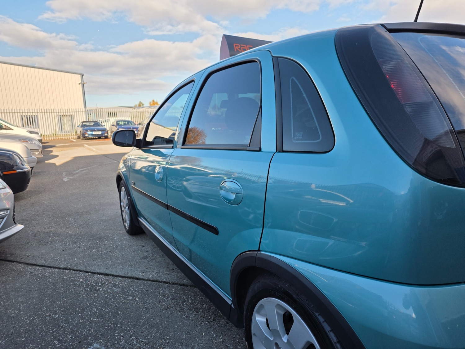 Used Vauxhall Corsa 2003 for sale - 76422111: Photo 8