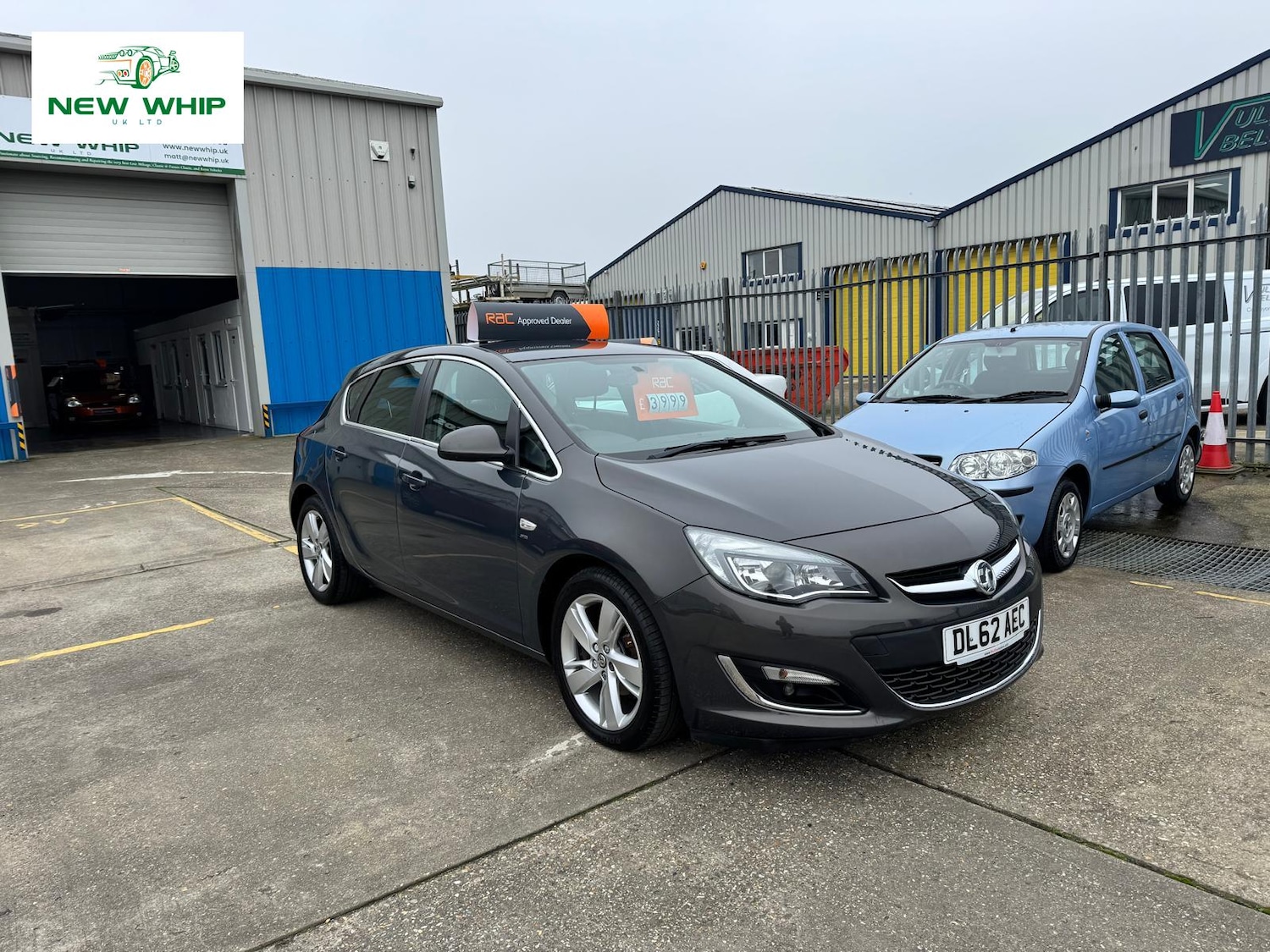 Used Vauxhall Astra 2013 for sale - 77804010: Photo 2
