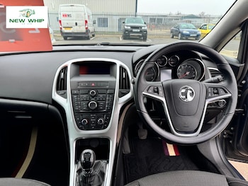 Used Vauxhall Astra 2013 for sale - 77804010: Photo