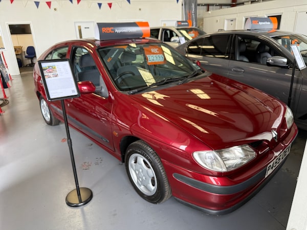 Used Renault Megane 1997 for sale - 75558938: Photo 2