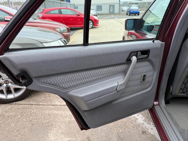 Used Mercedes-Benz 190 1992 for sale - 75668159: Photo 60