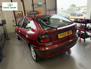 Used Renault Megane 1997 for sale - 74385081: Photo