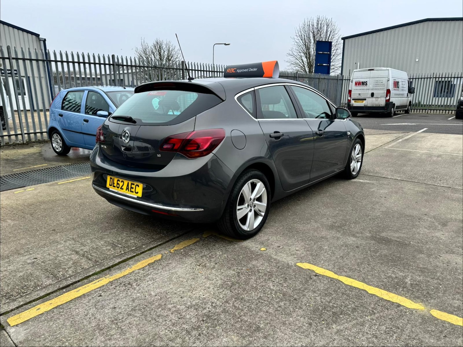 Used Vauxhall Astra 2013 for sale - 77803240: Photo 2