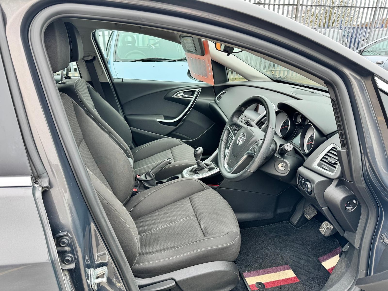 Used Vauxhall Astra 2013 for sale - 77803240: Photo 4