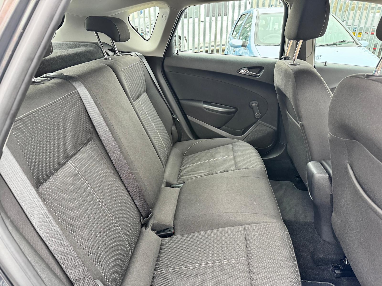 Used Vauxhall Astra 2013 for sale - 77803240: Photo 5