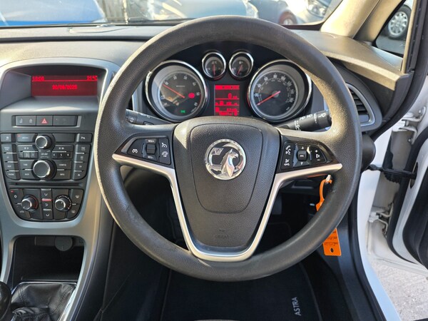 Used Vauxhall Astra 2013 for sale - 76238494: Photo 31