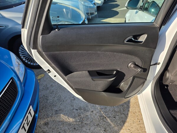 Used Vauxhall Astra 2013 for sale - 76238494: Photo 35